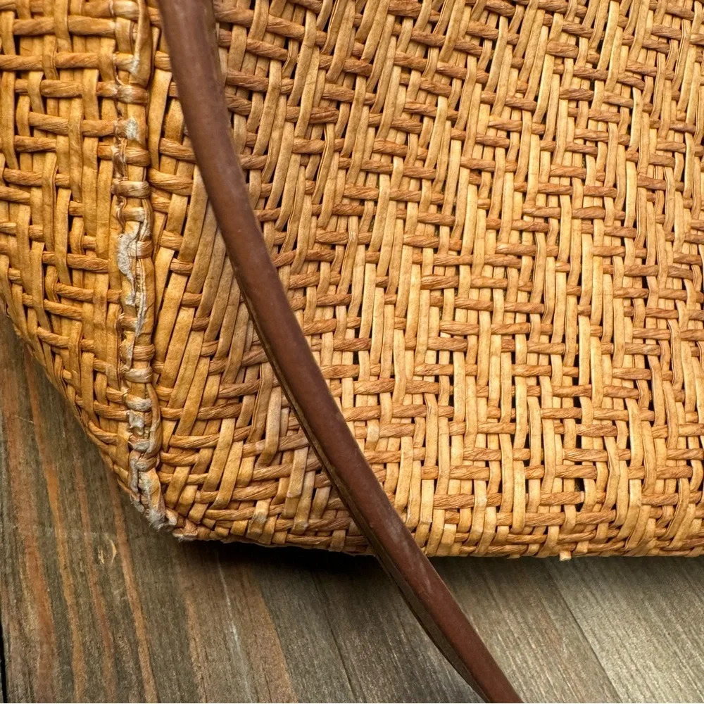 Fossil Woven Wicker Wooden Handle Square Crossbody Bag Purse 12x10x4” Tan Brown - Picture 4 of 9